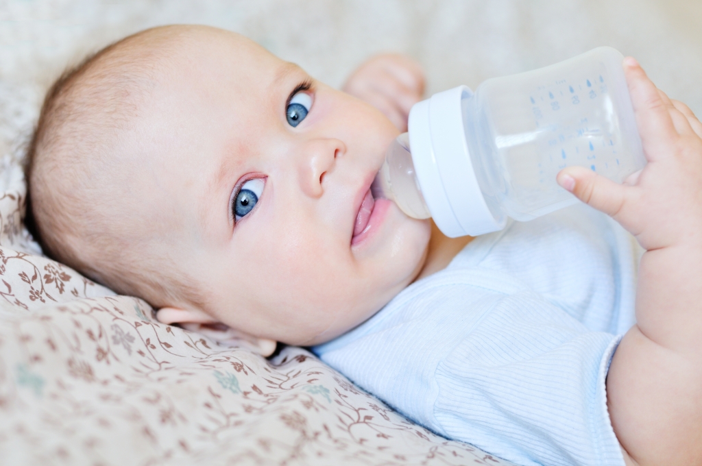 baby drinking water filter